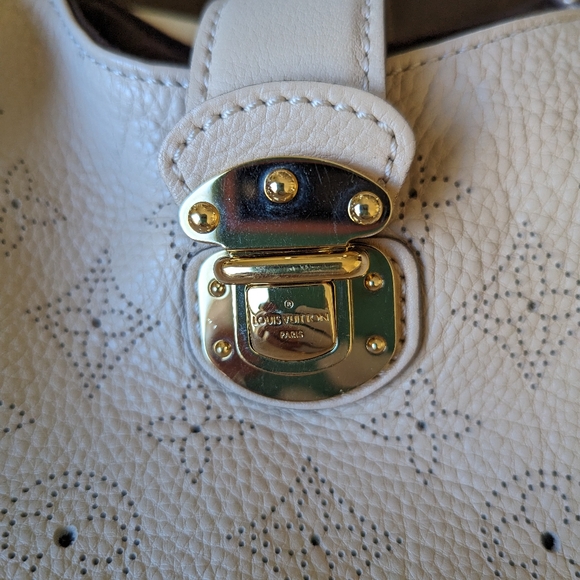 Louis Vuitton Mahina bag - Picture 4 of 16